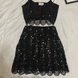 LATISTE black skirt and top sequin scalloped